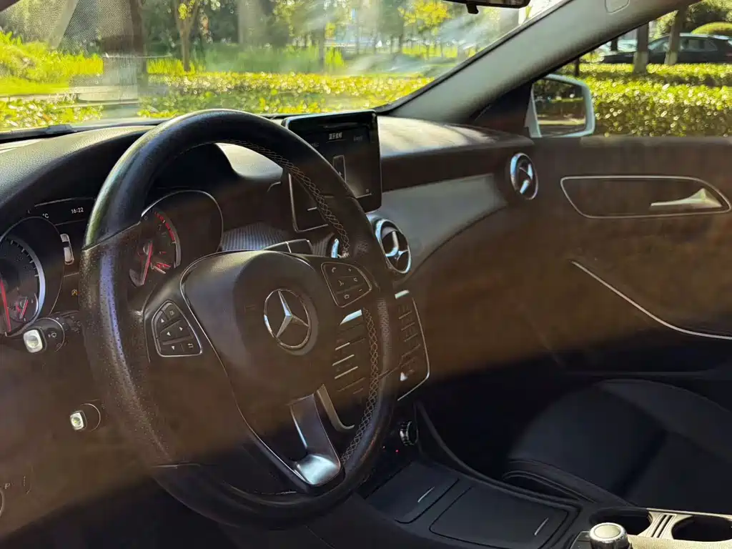 Mercedes-Benz GLA 2017 GLA 200 Dynamic купить на сайте DeffCars