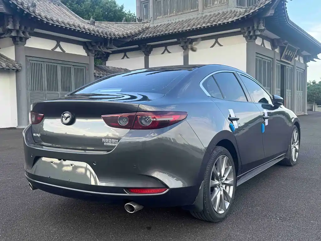 Mazda Axela 2021 2.0L Automatic Dazzling Edition купить на сайте DeffCars
