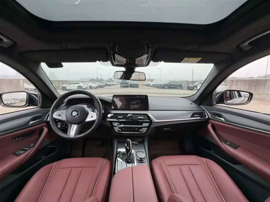 BMW 5 Series 2023 530Li Leading M Sports Package купить на сайте DeffCars