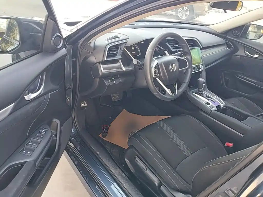 Civic 2019 220TURBO CVT Dynamic Edition National VI купить на сайте DeffCars