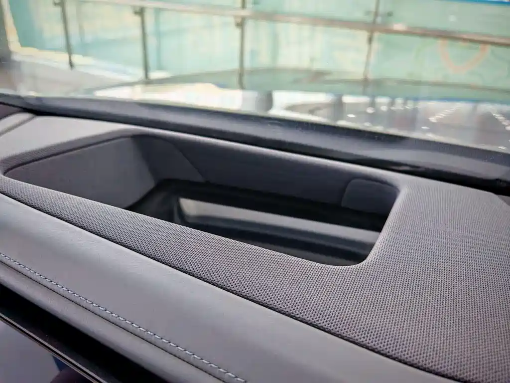 BMW i7 2023 xDrive60L Luxury Package купить на сайте DeffCars