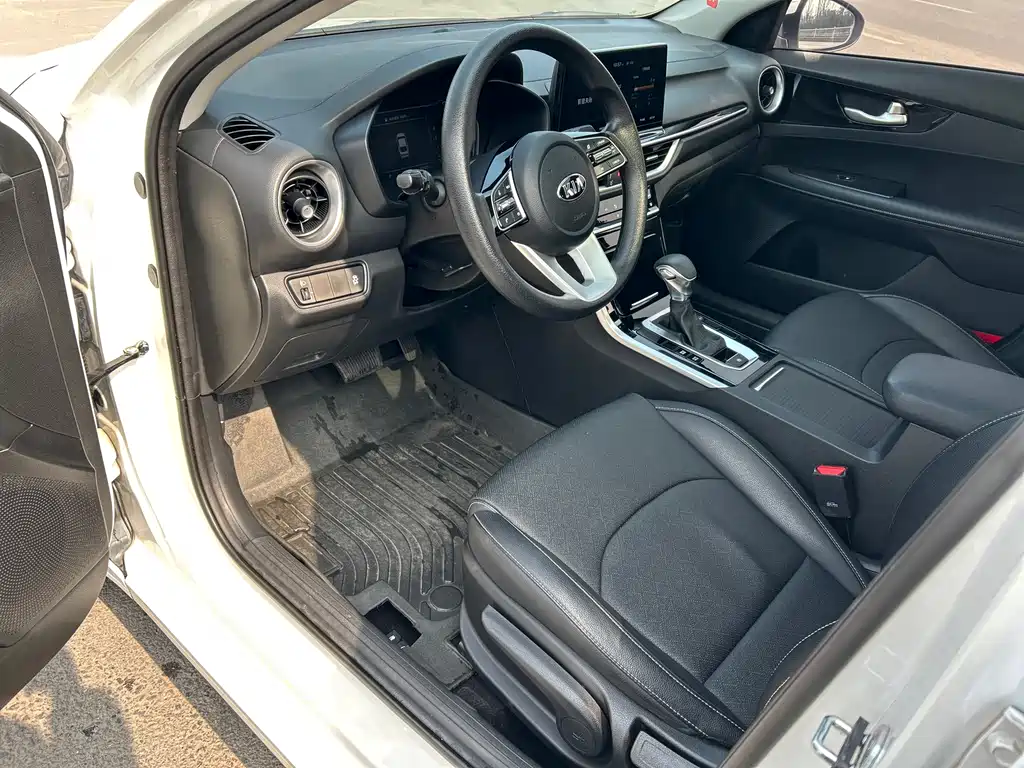 Kia K3 2021 1.5L CVT Fashion Edition купить на сайте DeffCars