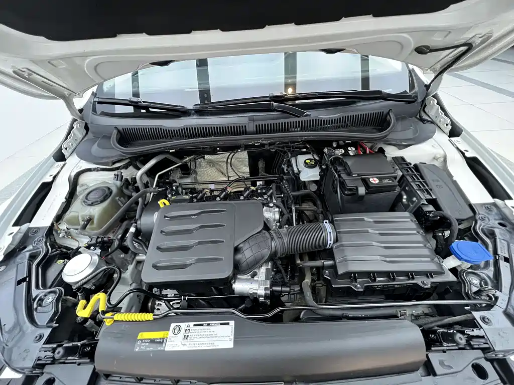 Polo 2021 Plus 1.5L Automatic Colorful Technology Edition купить на сайте DeffCars