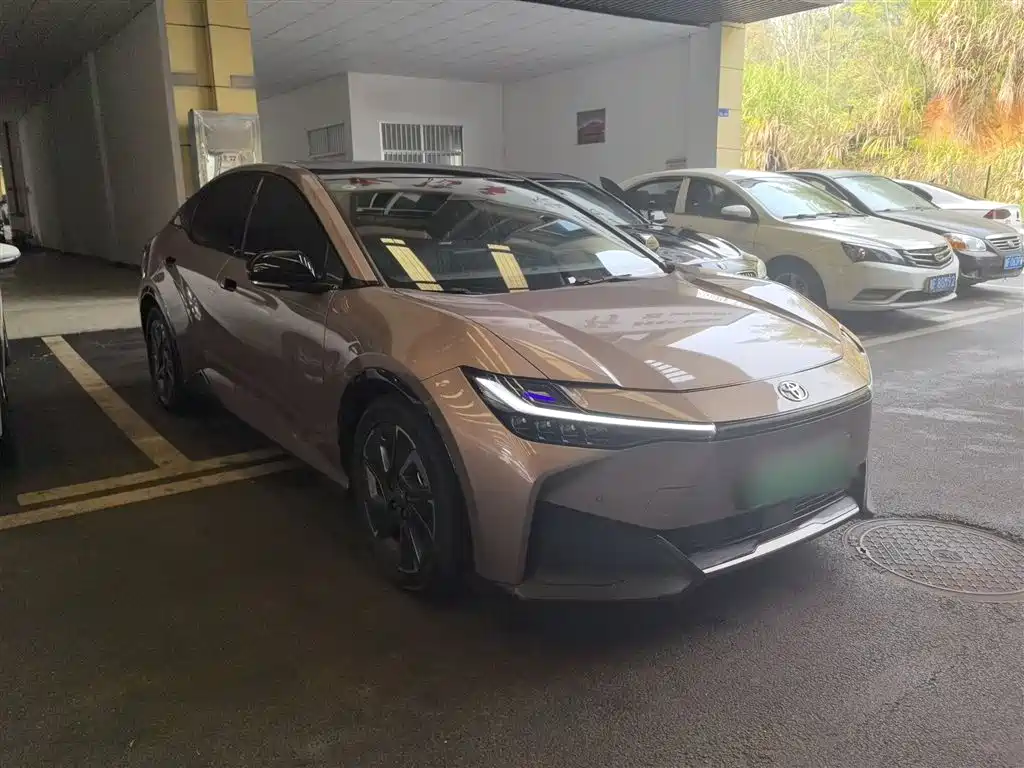 Toyota bZ3 2023 616km long range Premium купить на сайте DeffCars