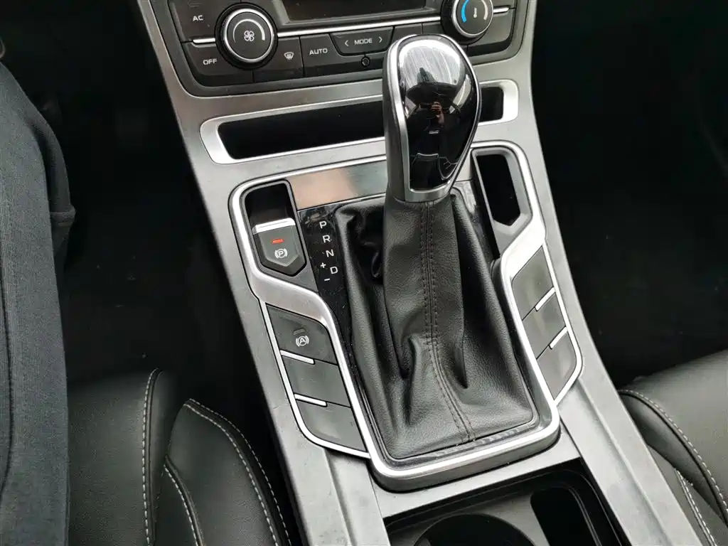 Emgrand 2020 1.5L CVT luxury model купить на сайте DeffCars