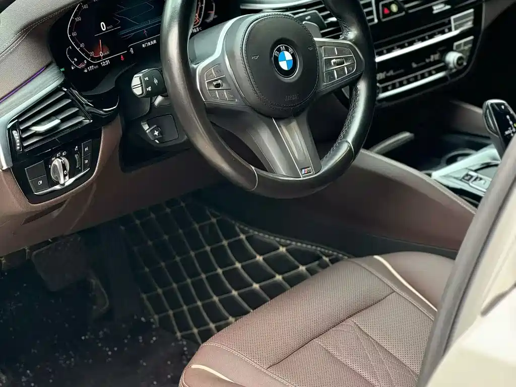 BMW 5 Series 2022 facelift 2 530Li leading M sports package купить на сайте DeffCars