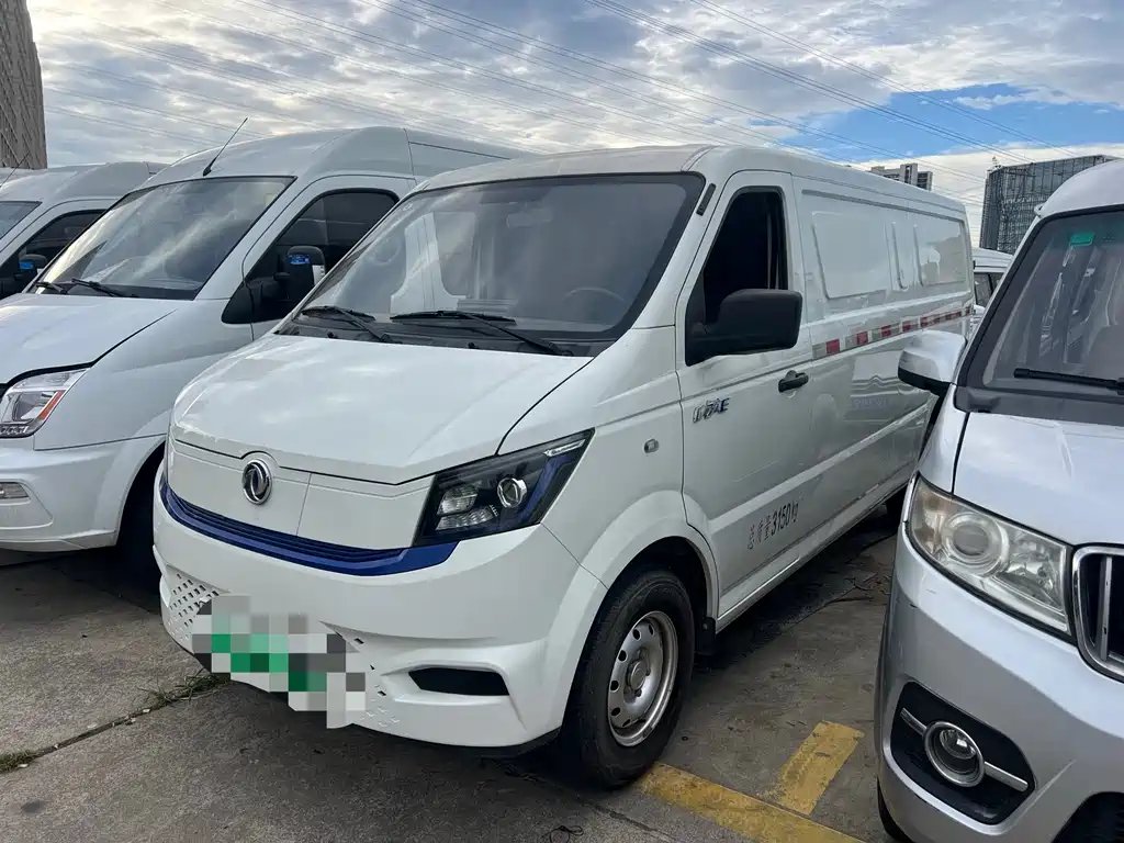 Yufeng EM27 2024 model EM27 CATL 41.86kWh купить на сайте DeffCars