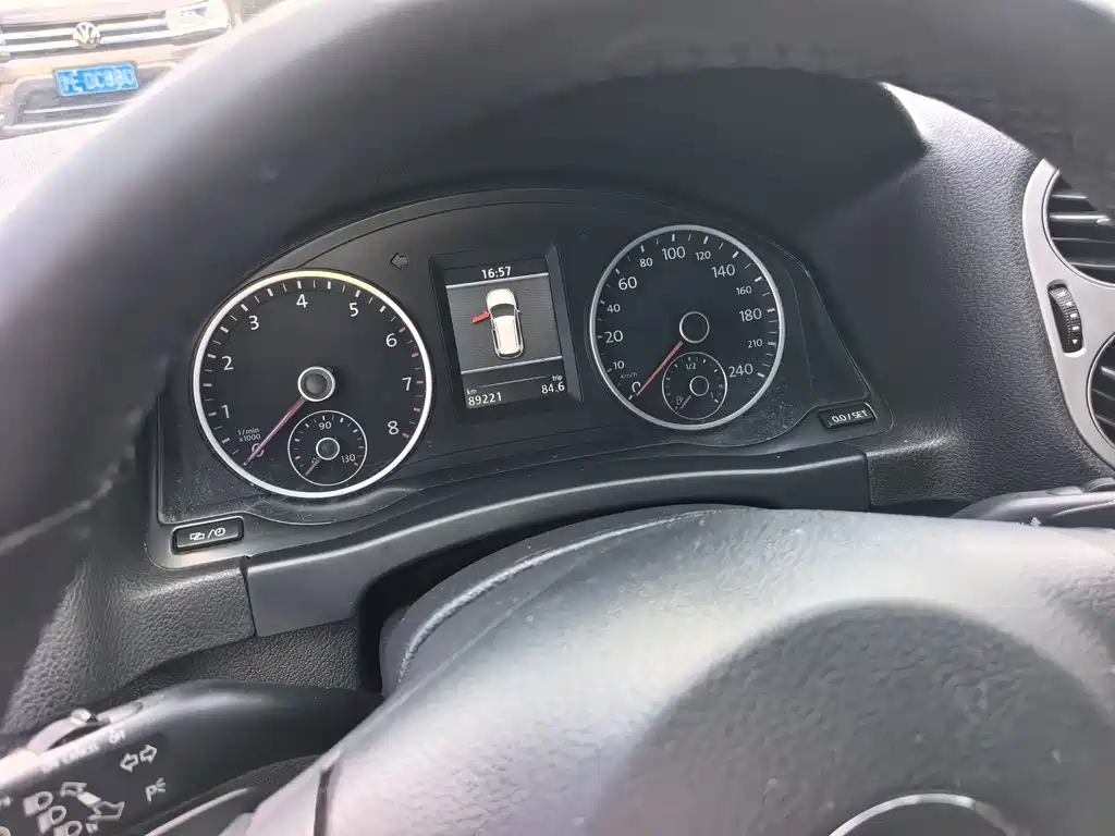 Tiguan 2013 1.8TSI automatic two-wheel drive luxury model купить на сайте DeffCars