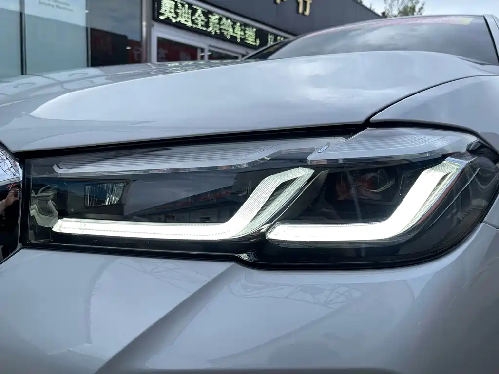 BMW 5 Series 2023 530Li xDrive M Sports Package купить на сайте DeffCars