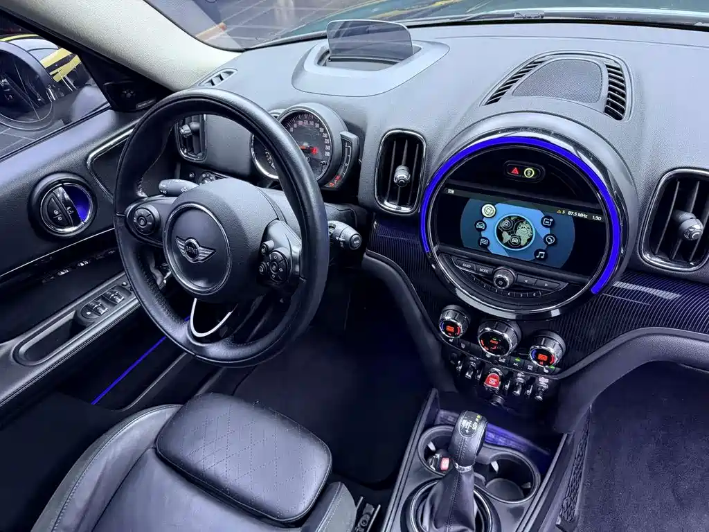 MINI COUNTRYMAN 2017 2.0T COOPER S ALL4 Explorer купить на сайте DeffCars
