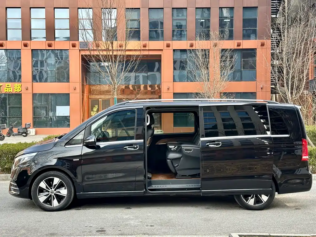 Mercedes-Benz V-Class 2020 V 260 L Long Wheelbase Luxury Edition купить на сайте DeffCars