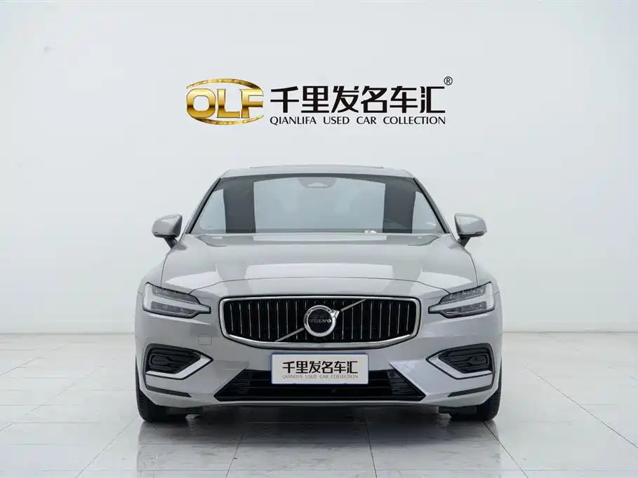 Volvo S60 2023 B4 Zhiyi Luxury Edition купить на сайте DeffCars