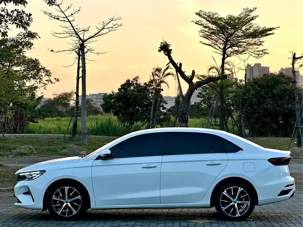 Emgrand 2022 4th generation 1.5L CVT flagship model купить на сайте DeffCars