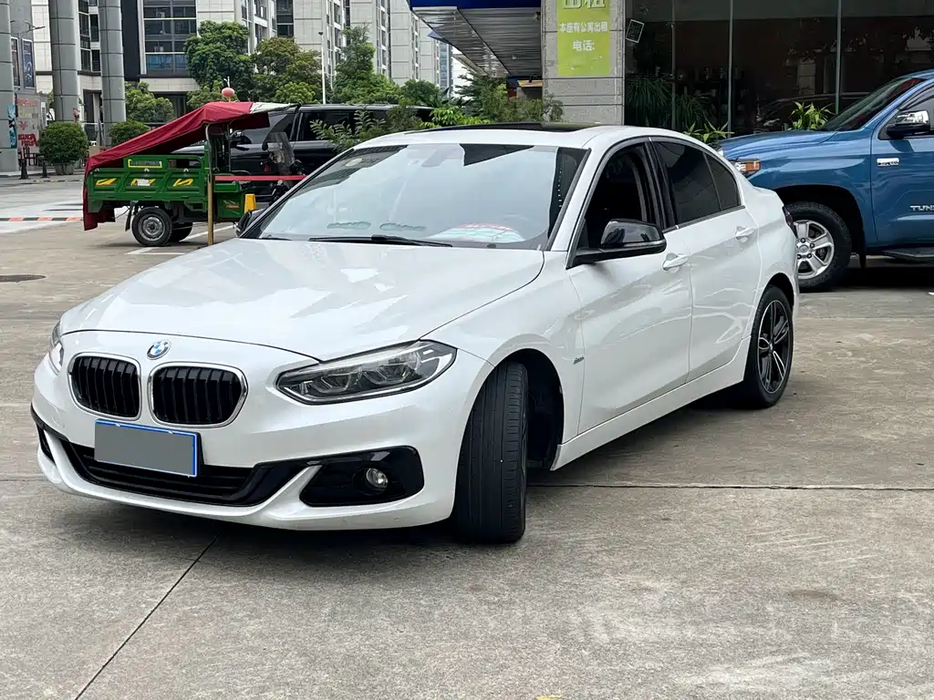 BMW 1 Series 2018 118i Sports купить на сайте DeffCars