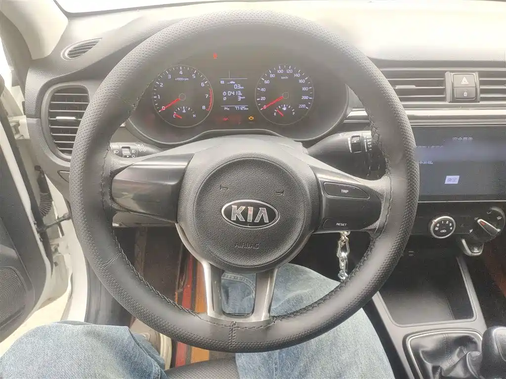Kia K2 2017 Sedan 1.4L MT 15th Anniversary Special Edition GLS купить на сайте DeffCars