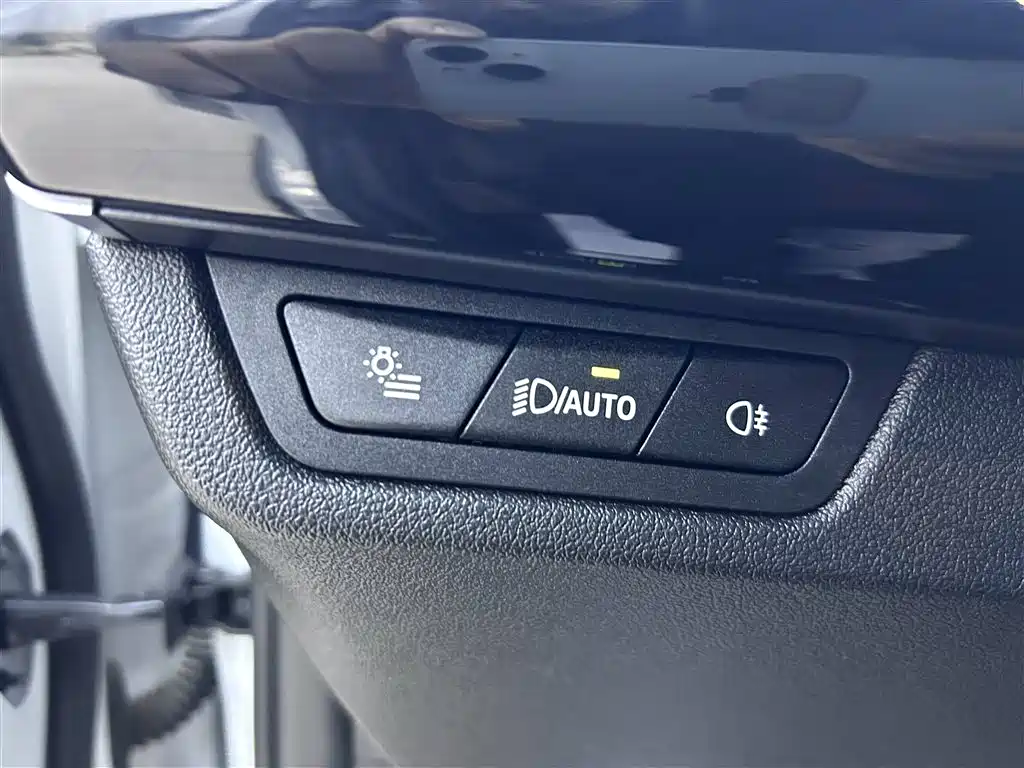 BMW X1 2023 sDrive25Li X Design Package купить на сайте DeffCars