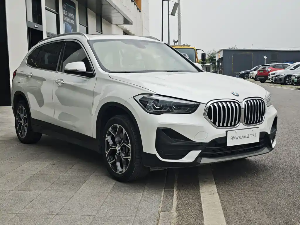 BMW X1 2022 sDrive25Li Leading Model купить на сайте DeffCars