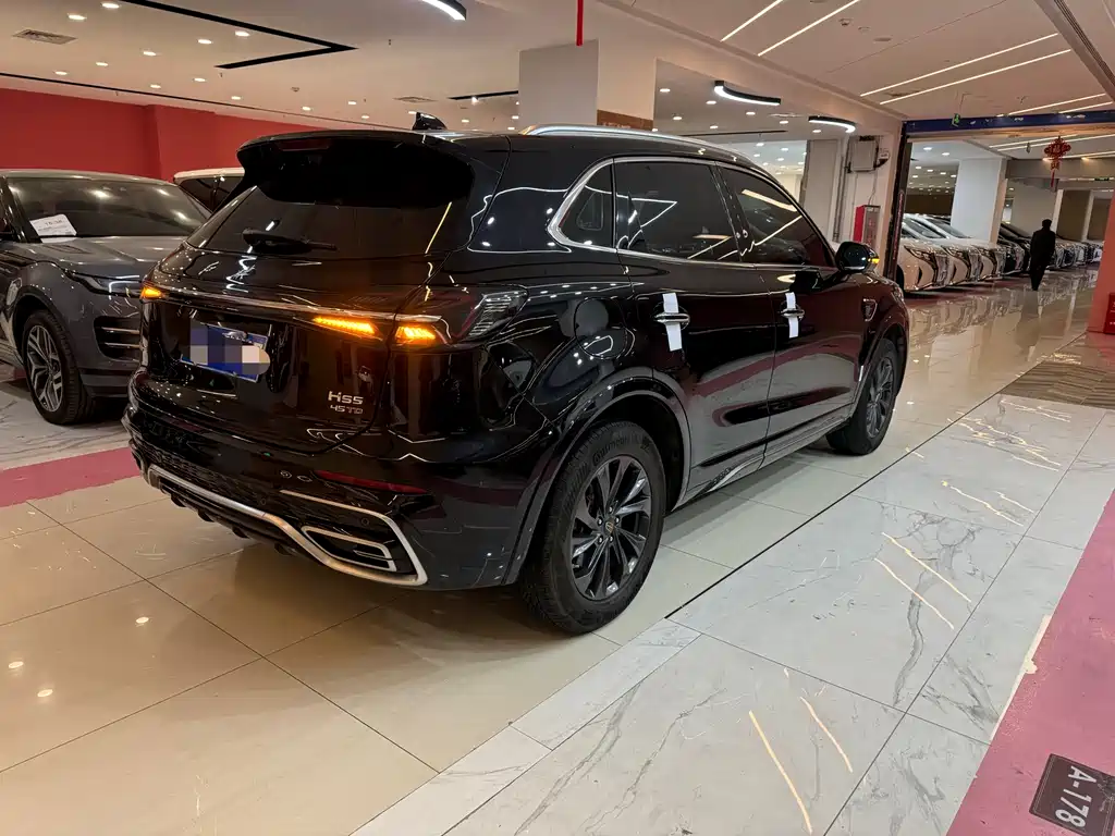 Hongqi HS5 2023 2.0T Qixiang Pro version купить на сайте DeffCars