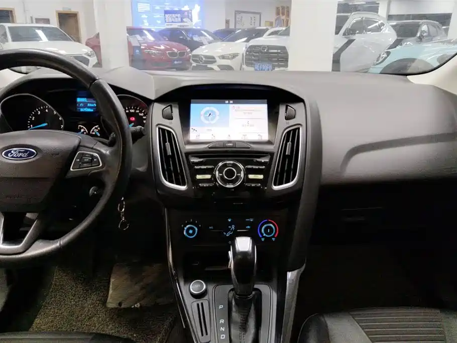 Focus 2018 hatchback classic 1.6L automatic stylish smart mobility version купить на сайте DeffCars