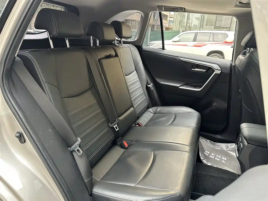 Wilanda 2022 dual engine 2.5L E-CVT two-wheel drive luxury PLUS version купить на сайте DeffCars