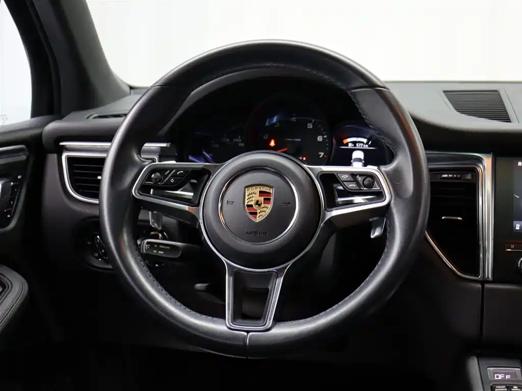 Macan 2017 Macan 2.0T купить на сайте DeffCars