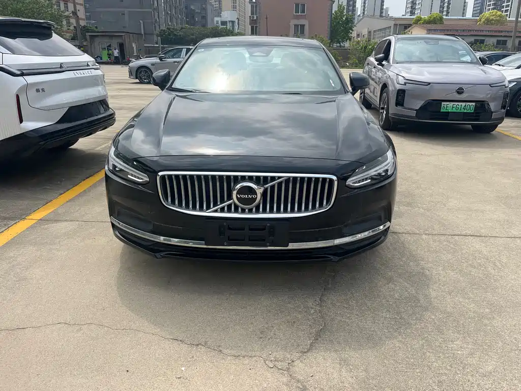 Volvo S90 2025 B5 Zhiyi Luxury Edition купить на сайте DeffCars