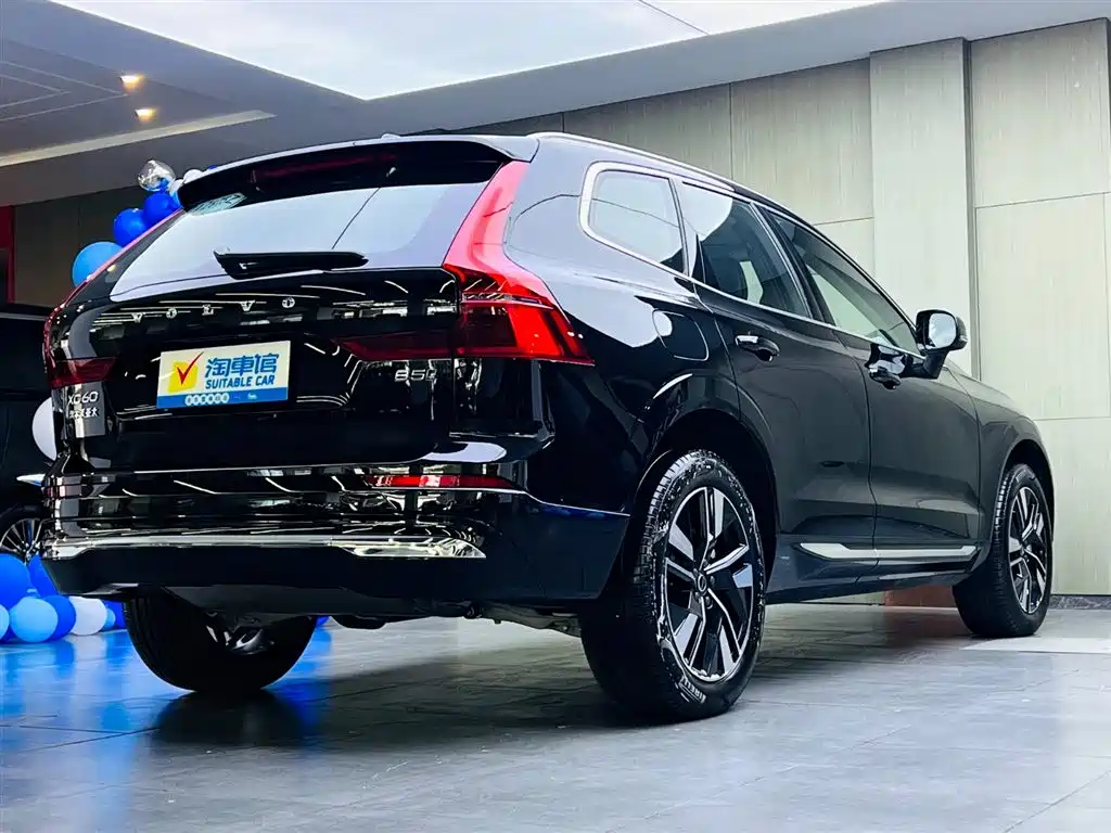 Volvo XC60 2026 B5 four-wheel drive Zhiyuan Deluxe Edition купить на сайте DeffCars