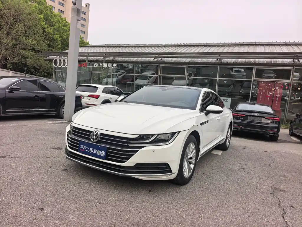 FAW-Volkswagen CC 2019 330TSI Charming Edition National VI купить на сайте DeffCars