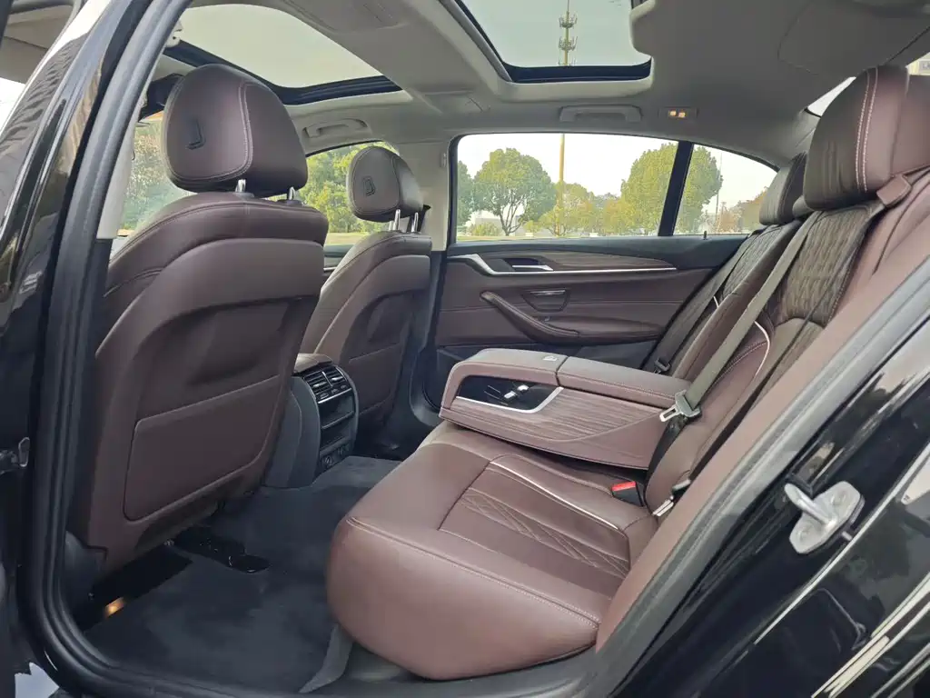 BMW 5 Series 2018 facelift 530Li xDrive luxury package купить на сайте DeffCars