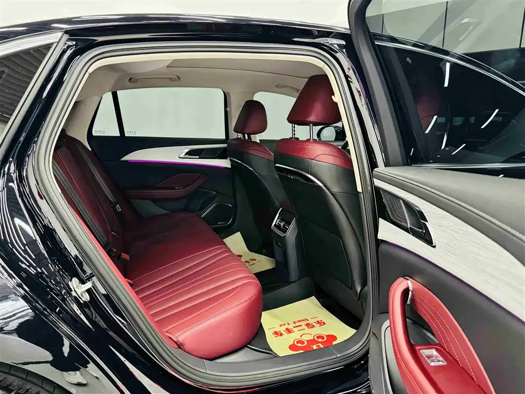 Hongqi H5 2025 2.0T automatic Qichang version купить на сайте DeffCars