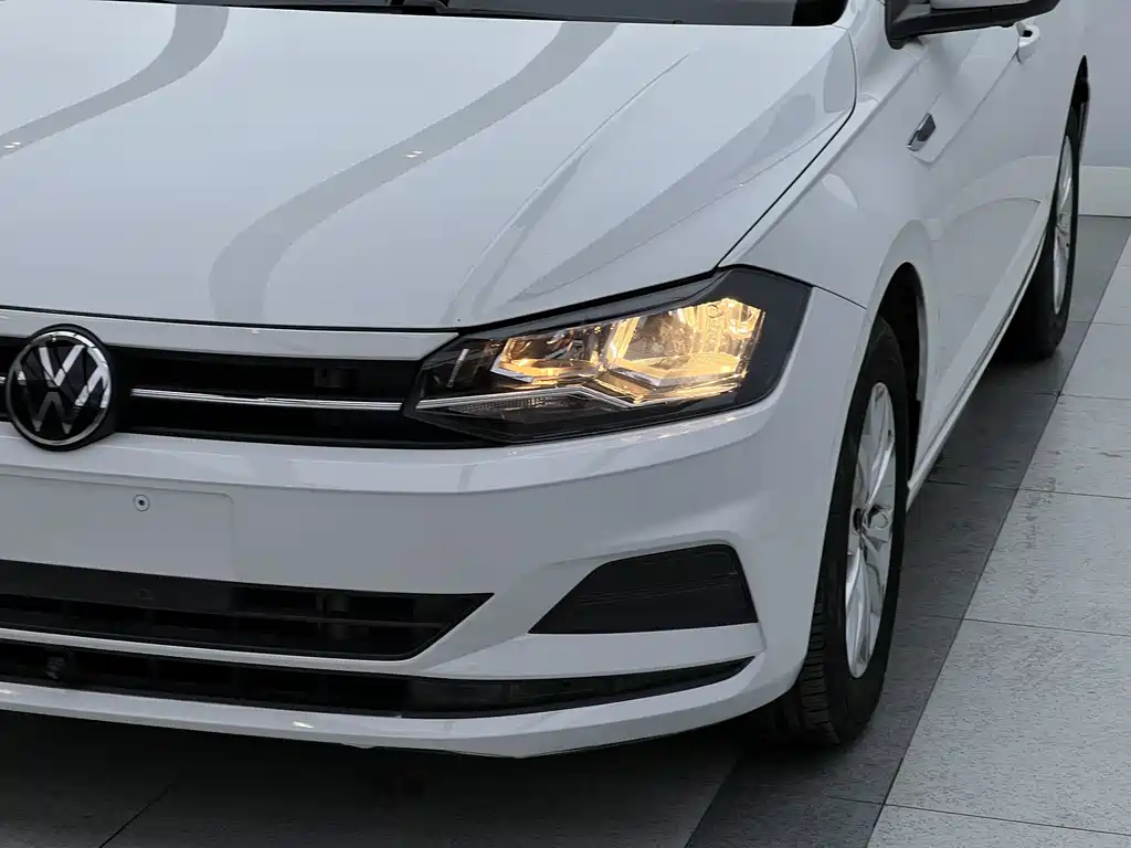 Polo 2021 Plus 1.5L Automatic Colorful Technology Edition купить на сайте DeffCars