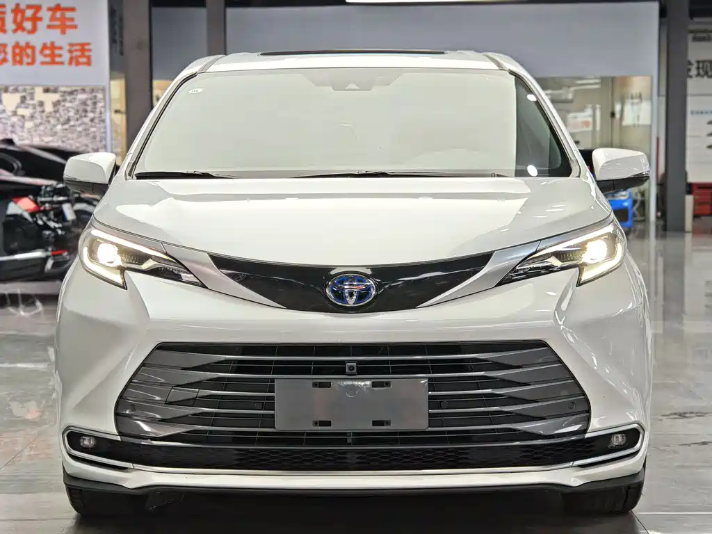 SIENNA 2023 2.5L Hybrid Premium Edition купить на сайте DeffCars
