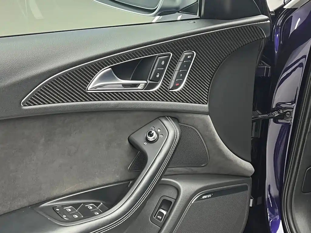 Audi RS 6 2016 RS 6 4.0T Avant купить на сайте DeffCars