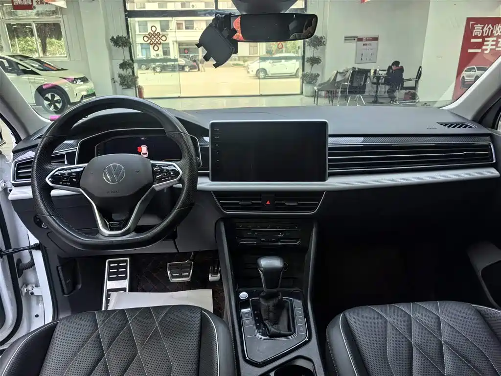 Tiguan L 2023 facelift 330TSI automatic two-wheel drive R-Line version купить на сайте DeffCars