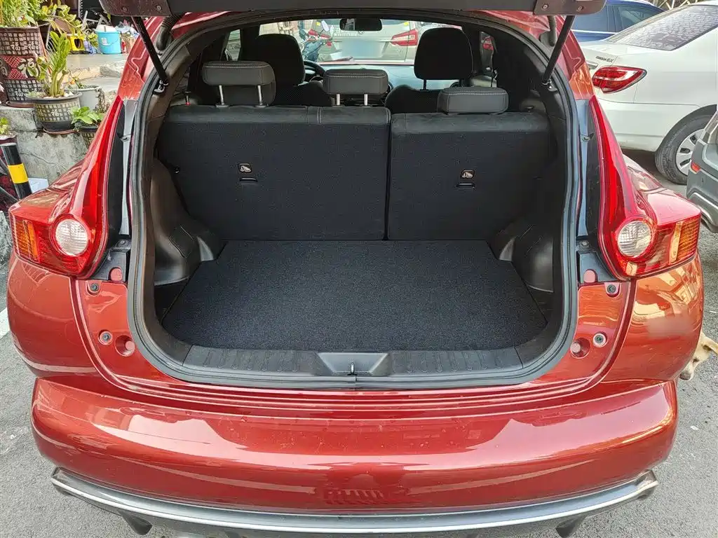 Infiniti ESQ 2014 1.6L Straightforward Edition купить на сайте DeffCars