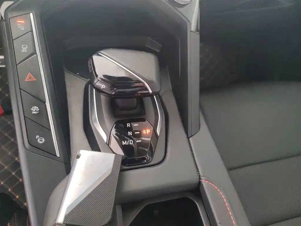 Lynk & Co 06 2020 1.5T Yao Halo купить на сайте DeffCars