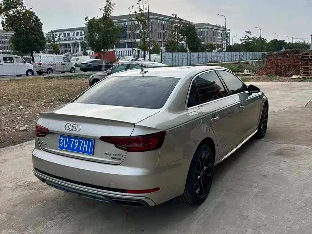 Audi A4L 2019 45 TFSI quattro personalized sports version National VI купить на сайте DeffCars