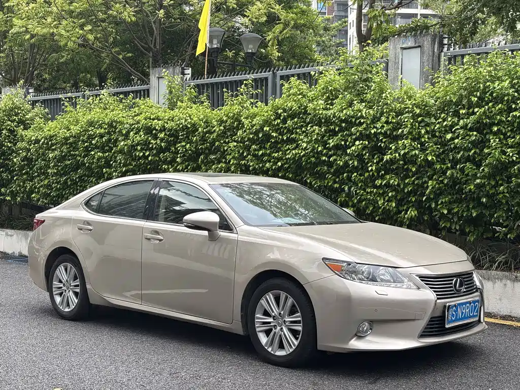 Lexus ES 2013 250 Elegant Edition купить на сайте DeffCars