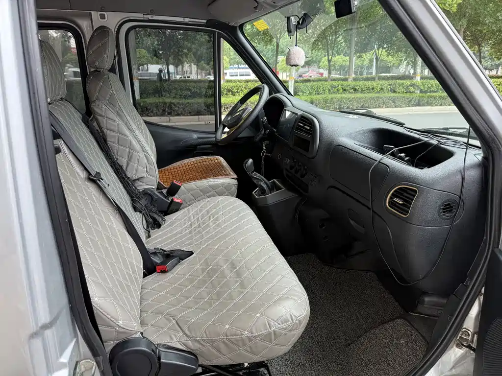 Teshun 2021 2.8T Space King Taurus short-axle mid-high roof 6-seater diesel National VI JX493 купить на сайте DeffCars