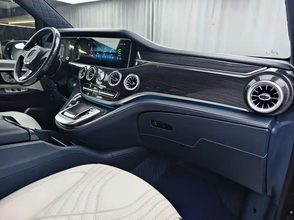 Vito 2023 2.0T Business Edition 7 seats купить на сайте DeffCars