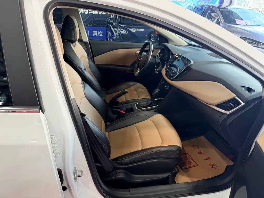 Cruze 2022 320 Automatic Sunroof Edition купить на сайте DeffCars