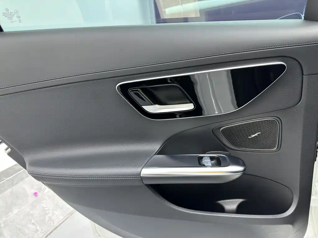 Mercedes-Benz C-Class 2024 facelift three C 260 L sports version купить на сайте DeffCars