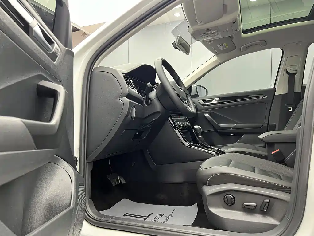 T-ROC 2022 280TSI DSG 2WD Comfort Plus купить на сайте DeffCars