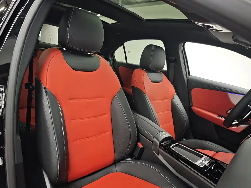 Mercedes-Benz A-Class AMG 2025 facelift AMG A 35 L 4MATIC купить на сайте DeffCars