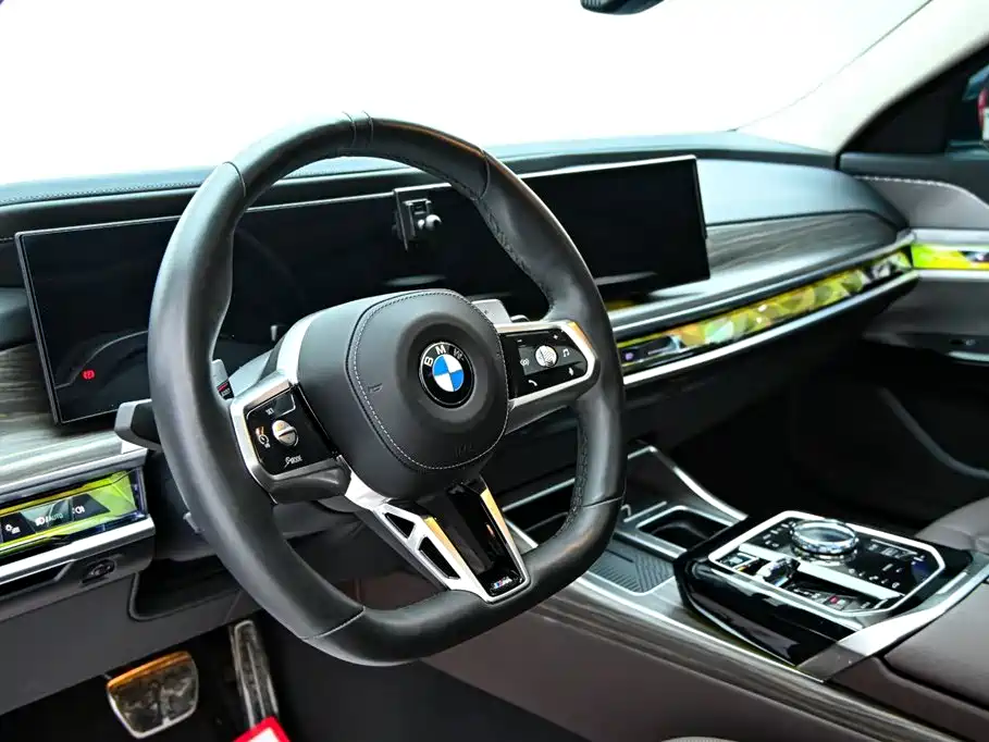 BMW 7 Series 2023 735Li M Sports Package купить на сайте DeffCars