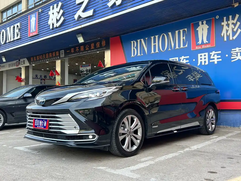 SIENNA 2023 2.5L Hybrid Platinum Edition купить на сайте DeffCars