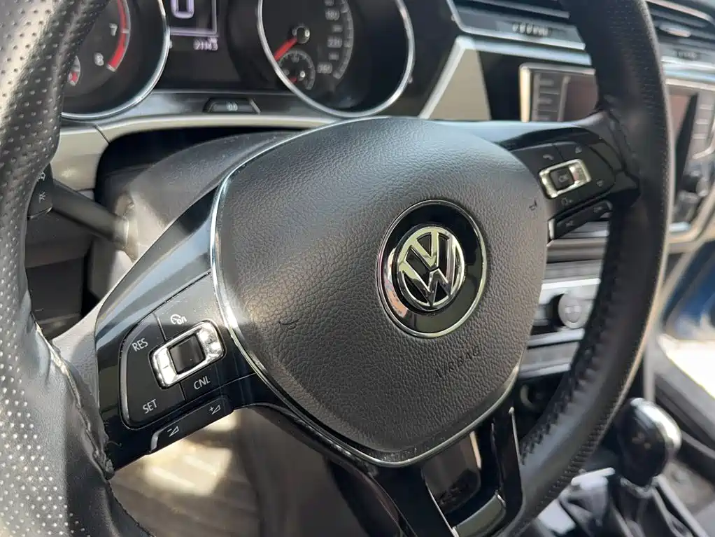 Touran 2018 Touran L 280TSI DSG Comfort Edition 7 seats National V купить на сайте DeffCars