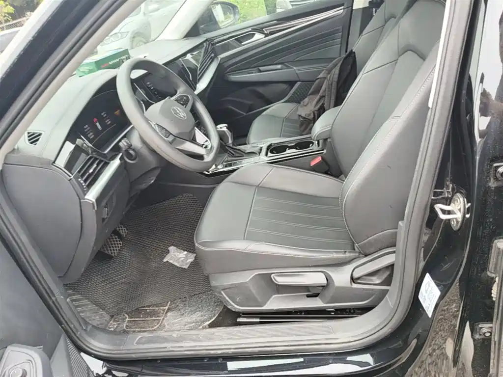 Passat 2025 Outstanding Model 280TSI Business Edition купить на сайте DeffCars