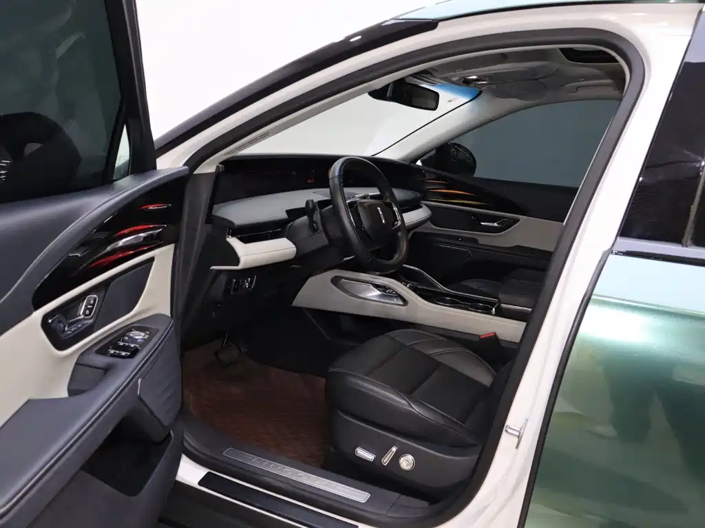 Voyager 2023 2.0T four-wheel drive exclusive edition купить на сайте DeffCars