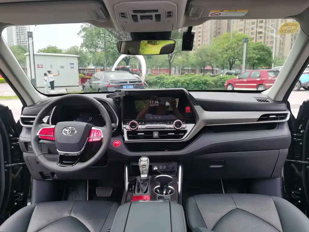 Highlander 2024 2.5L intelligent electric hybrid dual-engine two-wheel drive premium version 7 seats купить на сайте DeffCars